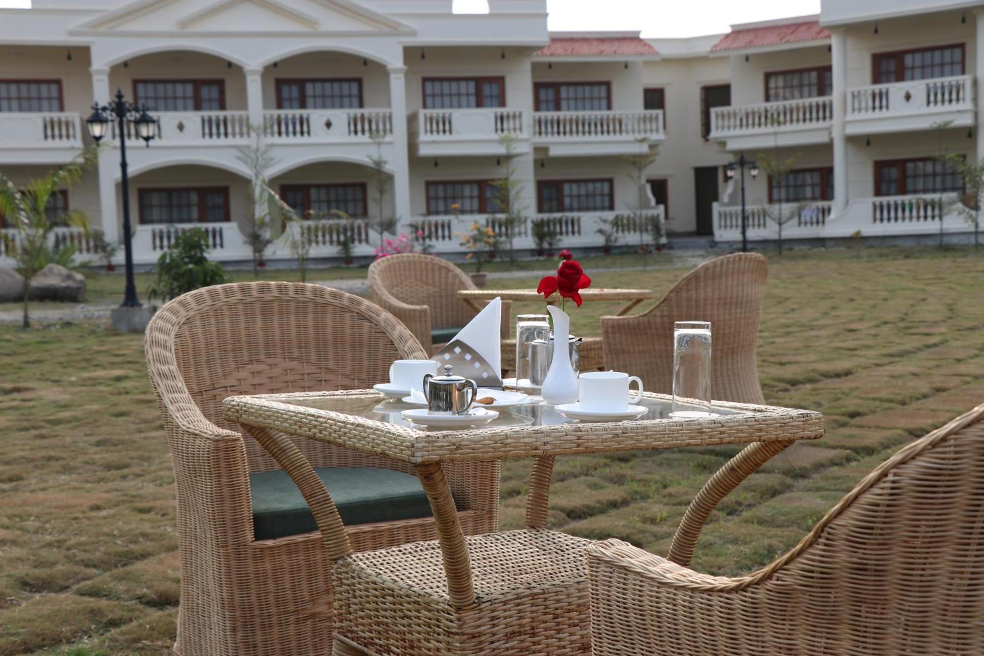 Royale De' Casa Resort Kāziranga Dış mekan fotoğraf