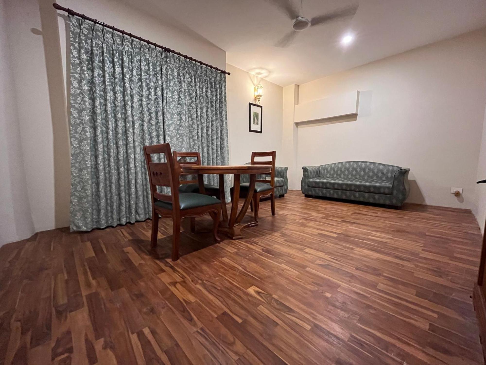 Royale De' Casa Resort Kāziranga Dış mekan fotoğraf