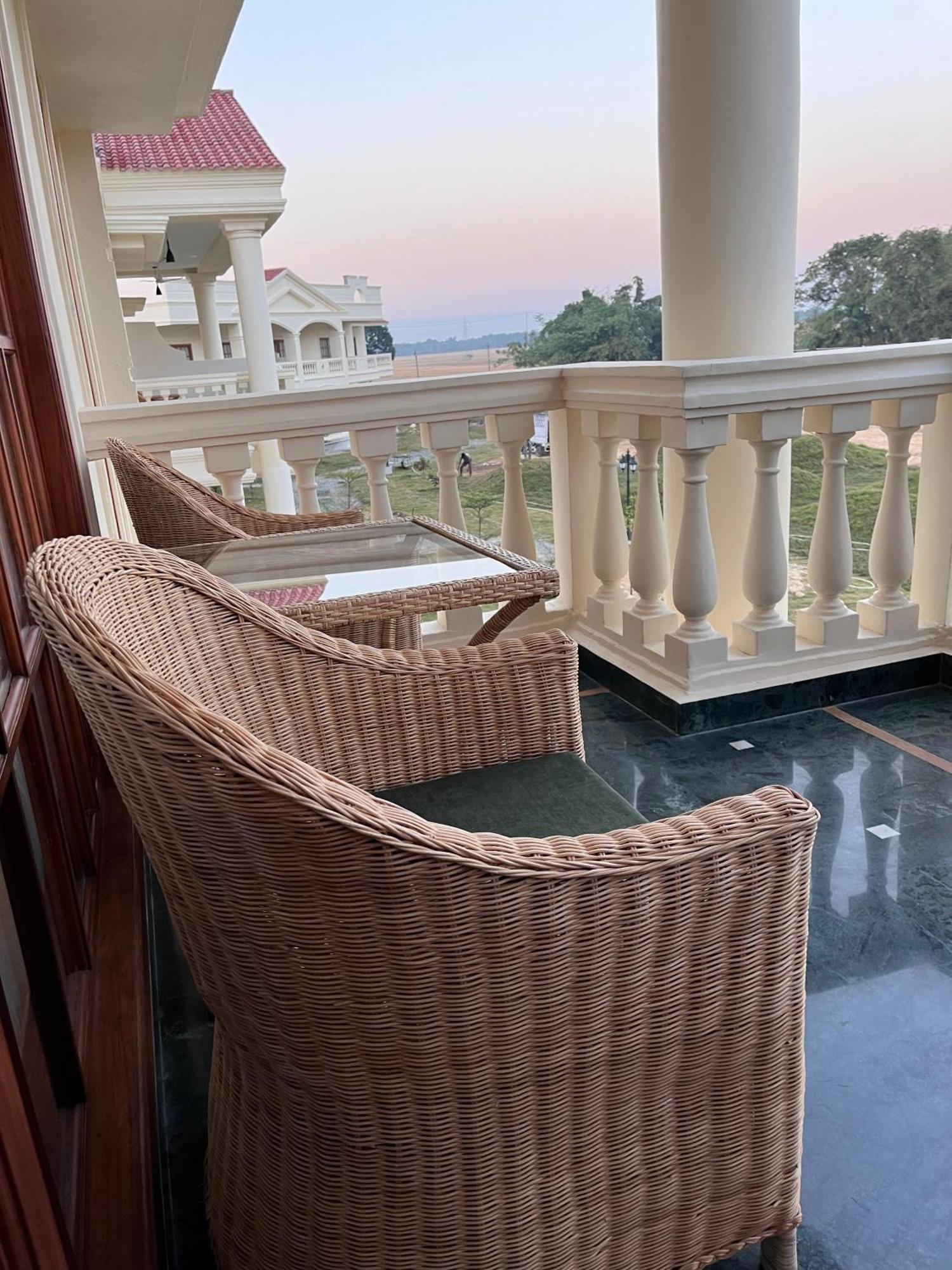 Royale De' Casa Resort Kāziranga Dış mekan fotoğraf
