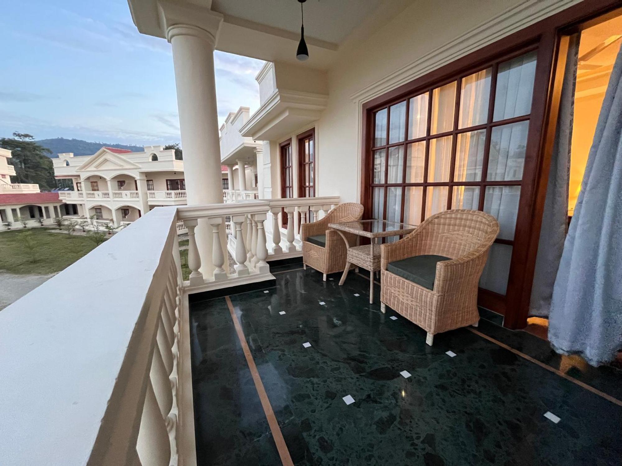 Royale De' Casa Resort Kāziranga Dış mekan fotoğraf